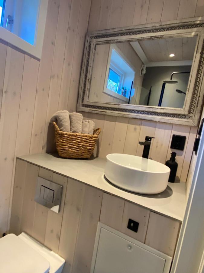 Guesthouse Suite At Ranvik Near City Center- Parking Available Sandefjord Eksteriør bilde